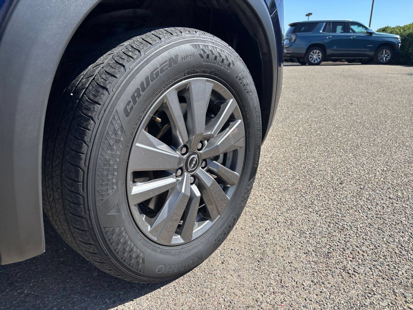 Used 2025 Nissan Pathfinder SV FWD image 32