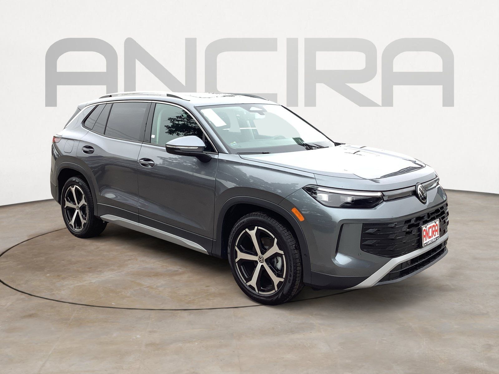 New 2026 Volkswagen Tiguan SE FWD image 2