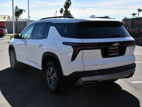 Used 2024 Chevrolet Traverse LT image 6