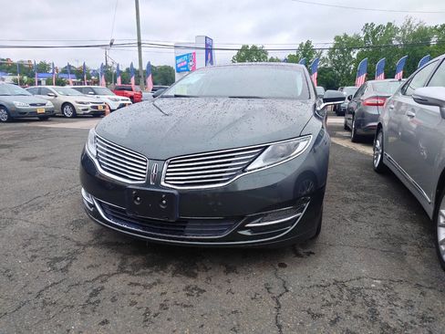 Used 2016 Lincoln MKZ image 2