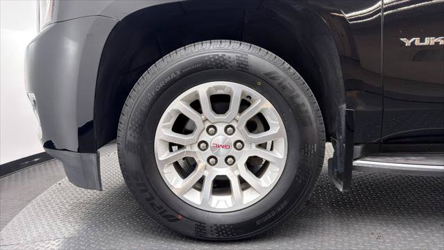 Used 2017 GMC Yukon SLT AWD/4WD image 35