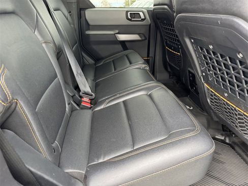 Used 2022 Ford Bronco Badlands image 7