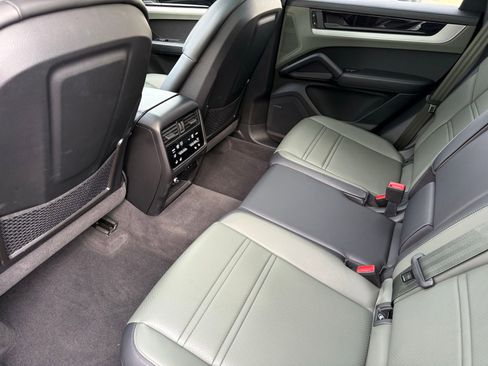 New 2025 Porsche Cayenne S AWD/4WD image 31