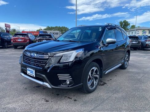 Used 2024 Subaru Forester Touring AWD/4WD image 3