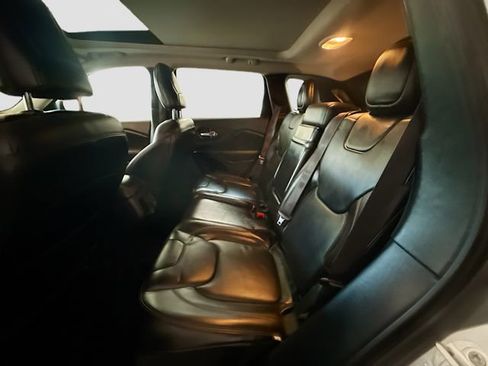 Used 2016 Jeep Cherokee Limited image 26