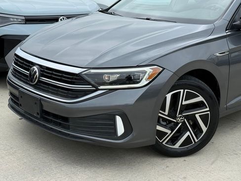 Used 2023 Volkswagen Jetta SEL FWD image 2
