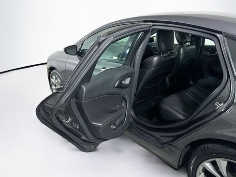 Used 2015 Chrysler 200 S FWD image 23
