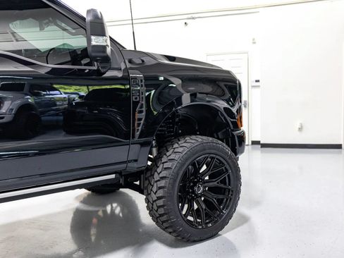 Used 2025 Ford F250 Platinum AWD/4WD image 31