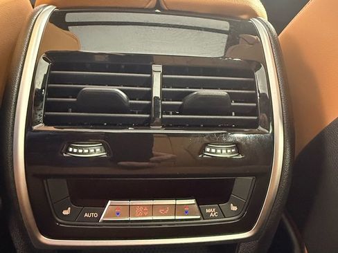 Used 2026 BMW X5 xDrive40i w/ M Sport Package image 17