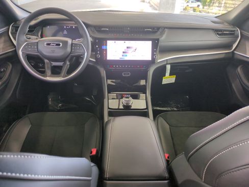 New 2026 Jeep Grand Cherokee Altitude image 16