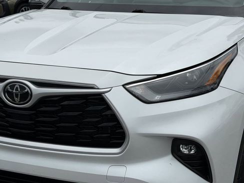Used 2023 Toyota Highlander LE FWD image 11