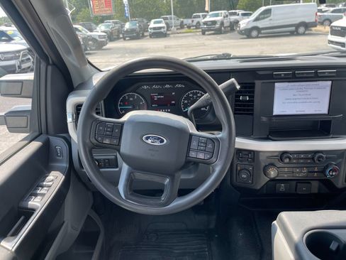 Used 2023 Ford F350 XL AWD/4WD image 16