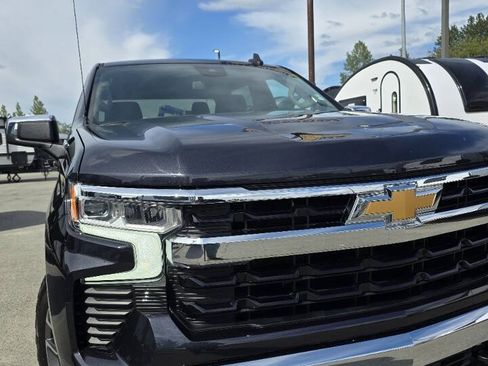 Used 2024 Chevrolet Silverado 1500 LT AWD/4WD image 5