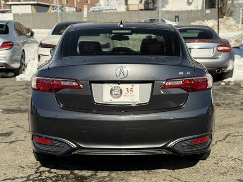 Used 2016 Acura ILX FWD with Premium Package image 9