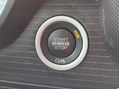 Used 2024 RAM 1500 Limited w/ Body Color Bumper Group image 33