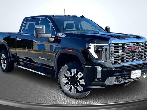 Used 2025 GMC Sierra 3500 Denali w/ Denali Reserve Package image 3