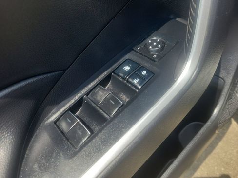 Certified 2022 Toyota RAV4 XLE FWD image 13