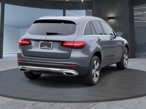 Used 2019 Mercedes-Benz GLC 300 4MATIC image 4
