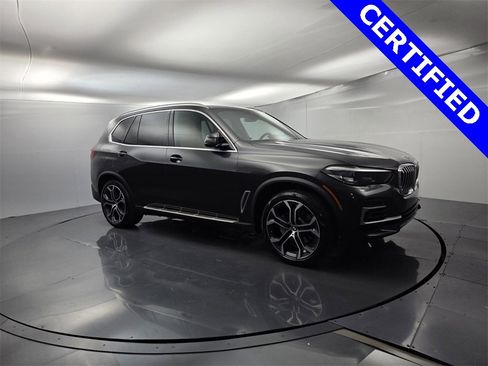 Certified 2023 BMW X5 sDrive40i w/ Premium Package image 2