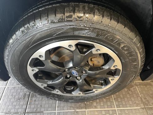 Used 2021 Subaru Crosstrek 2.0i Premium image 5