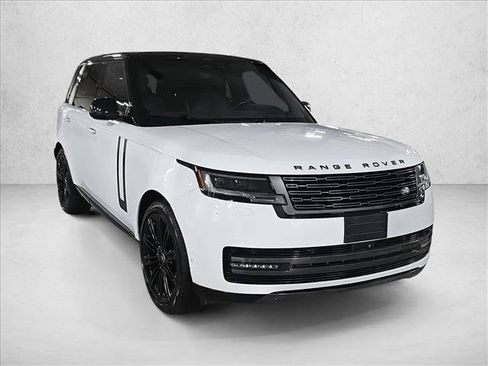 Used 2024 Land Rover Range Rover SE AWD/4WD image 3
