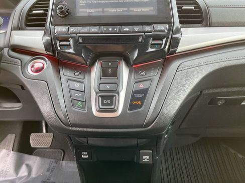 Used 2024 Honda Odyssey Sport image 17