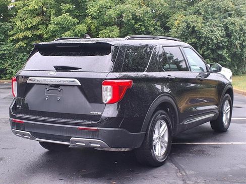 Used 2023 Ford Explorer XLT w/ Equipment Group 202A image 7
