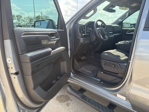 Used 2024 Chevrolet Silverado 1500 RST w/ Redline Edition AWD/4WD image 12