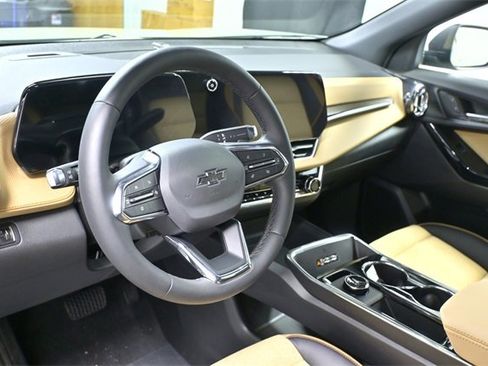 New 2026 Chevrolet Equinox ACTIV w/ Convenience Package III image 17