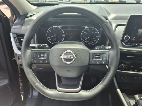 Used 2026 Nissan Rogue SV FWD image 8