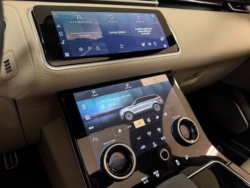 Used 2022 Land Rover Range Rover Velar R-Dynamic S image 13