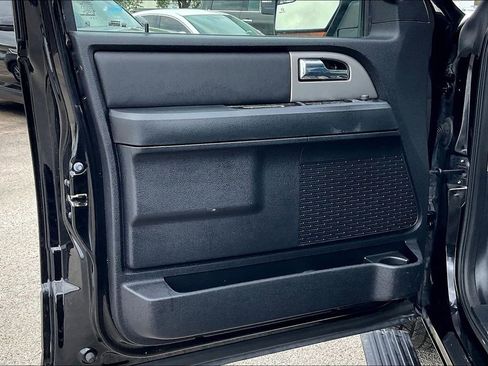 Used 2017 Ford Expedition EL Limited w/ Equipment Group 301A RWD image 17
