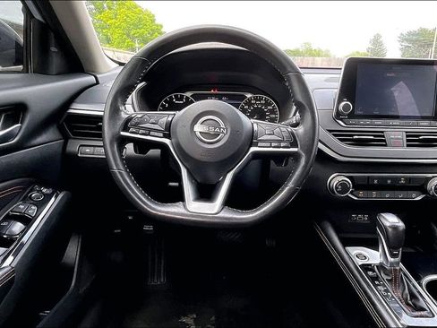 Used 2023 Nissan Altima 2.5 SR FWD image 7