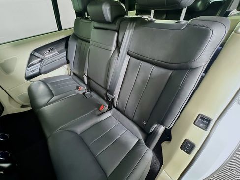 Used 2022 Land Rover Range Rover Long Wheelbase SE image 26