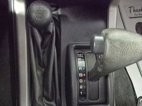 Used 2003 Nissan Frontier S/C image 17