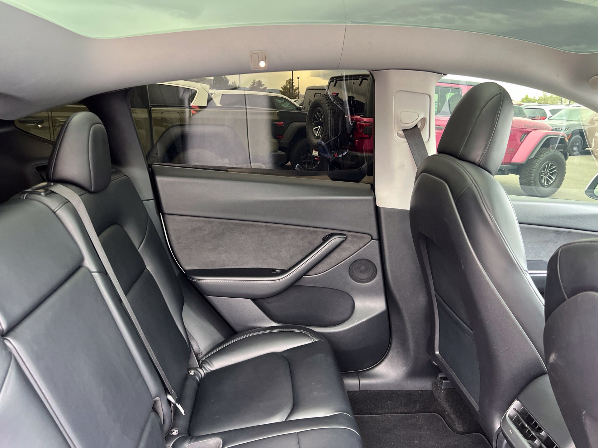 Used 2021 Tesla Model Y Long Range AWD/4WD image 17