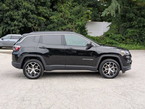 Certified 2024 Jeep Compass Limited AWD/4WD image 2