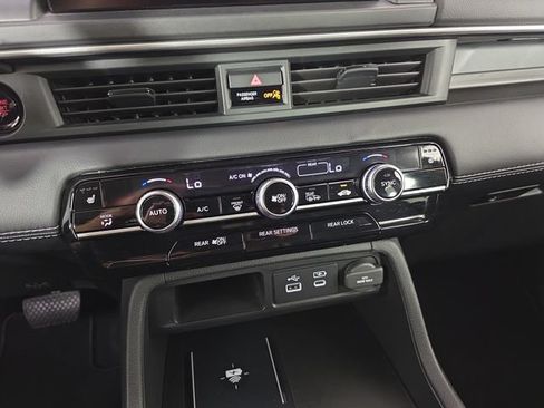 Used 2024 Honda Pilot EX-L image 23