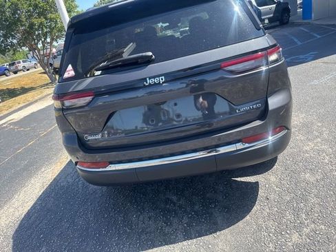 Used 2023 Jeep Grand Cherokee Limited image 4