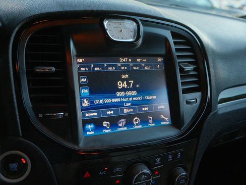 Used 2013 Chrysler 300 Motown image 21