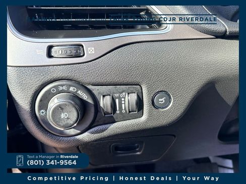 Used 2021 Jeep Cherokee Latitude Lux w/ Comfort/Convenience Group image 27