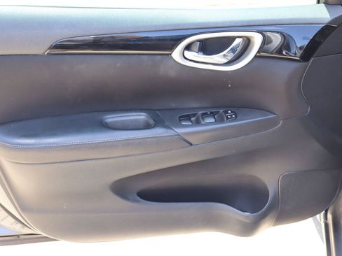 Used 2017 Nissan Sentra SV FWD image 17