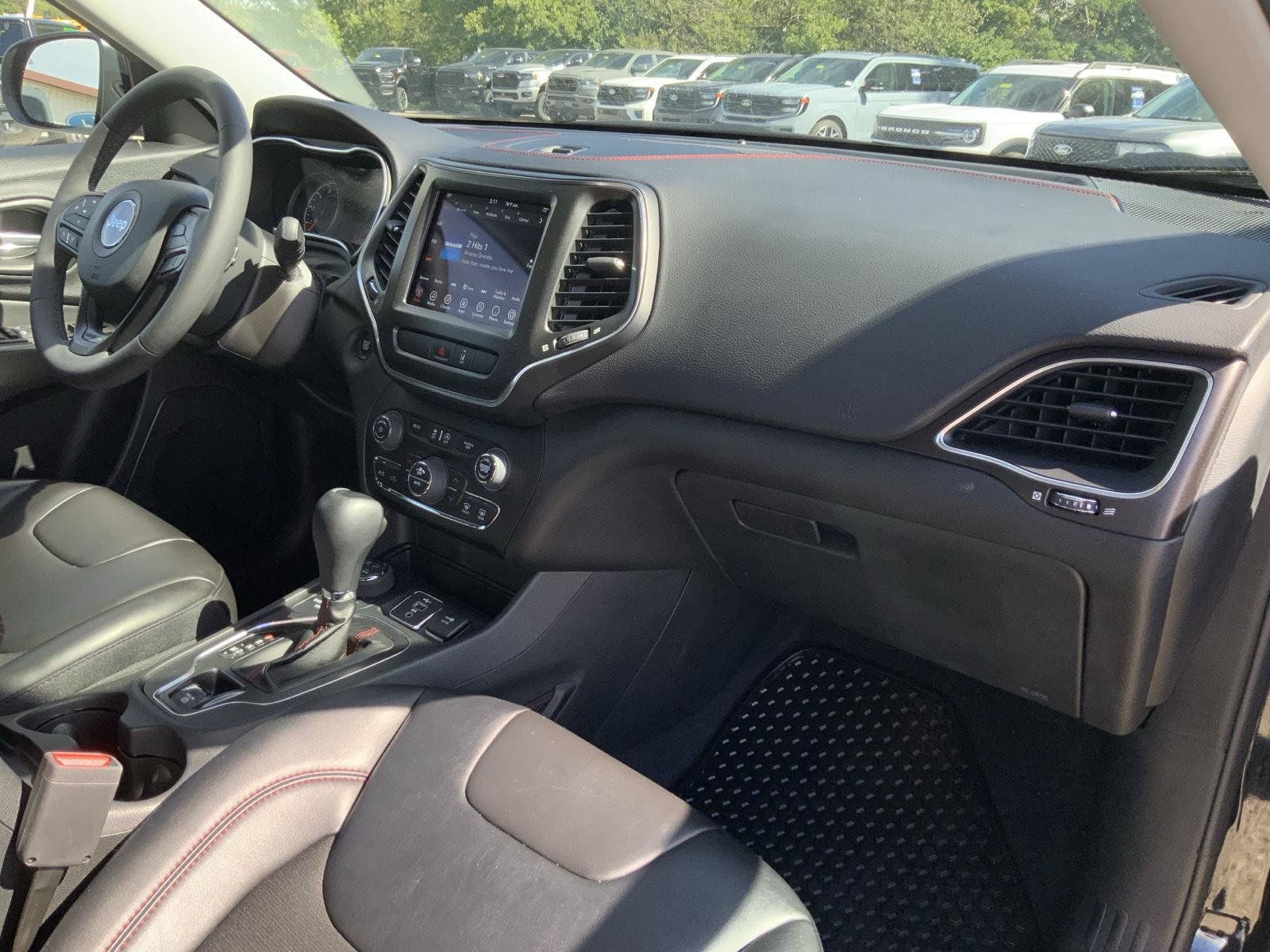 Used 2022 Jeep Cherokee Trailhawk AWD/4WD image 51