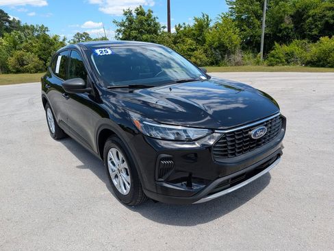Certified 2025 Ford Escape Active FWD image 1