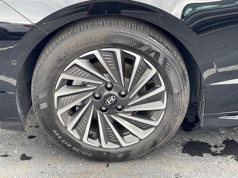 Used 2025 Hyundai Sonata Limited image 9