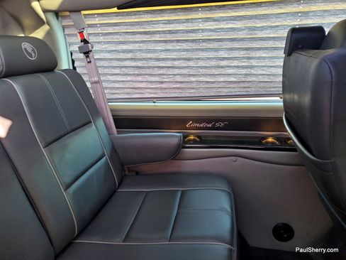 Used 2018 GMC Savana 2500 w/ Enhanced Convenience Package image 28