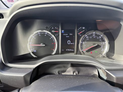 Used 2021 Toyota 4Runner Limited image 22