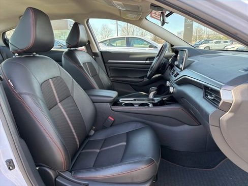 Used 2024 Nissan Altima 2.5 SR image 29