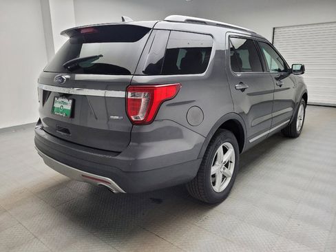Used 2017 Ford Explorer XLT w/ Equipment Group 202A AWD/4WD image 9
