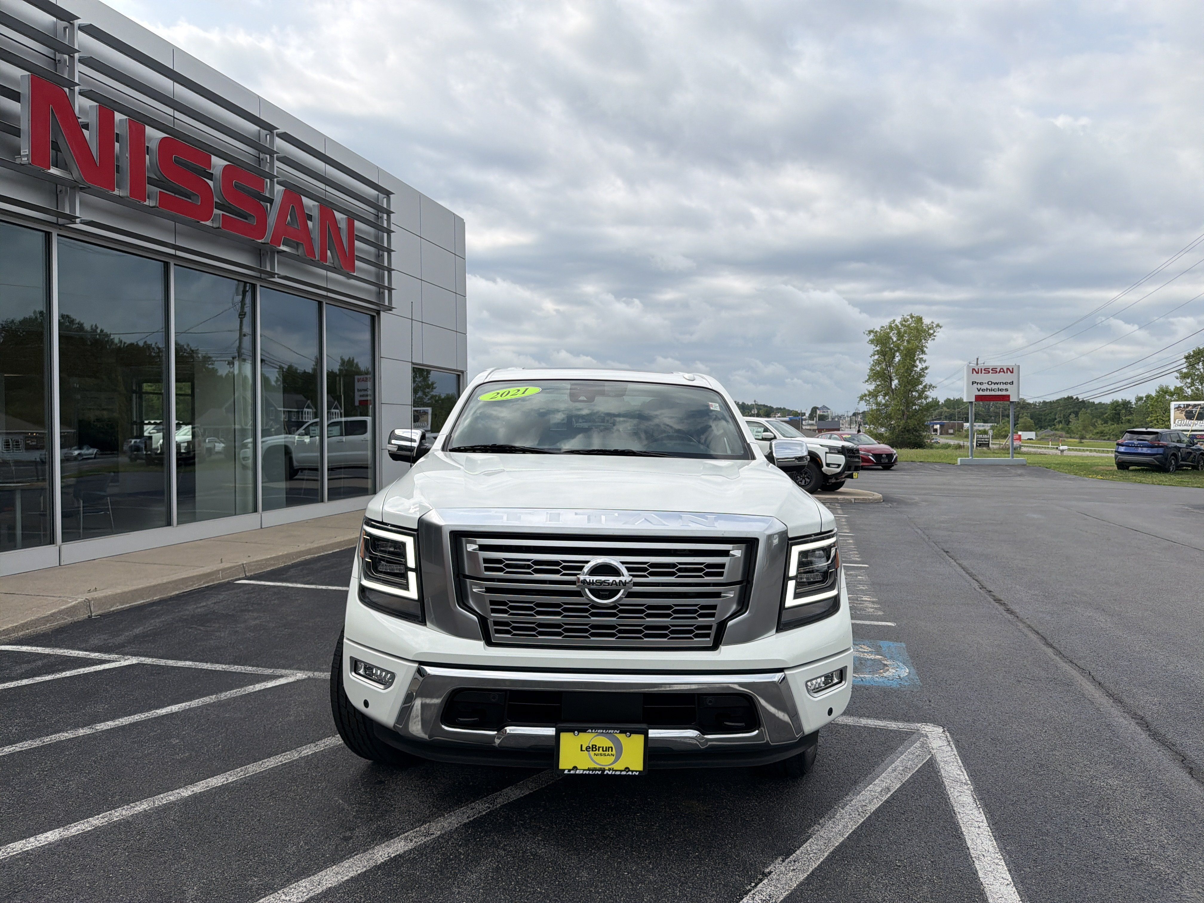 Used 2021 Nissan Titan Platinum Reserve w/ Moonroof Package AWD/4WD image 18
